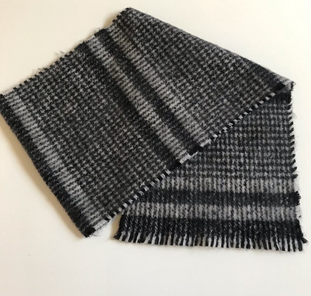 Ann Taylor Houndstooth Blanket Scarf NEW NWT Style 556857 Black Gray Plaid